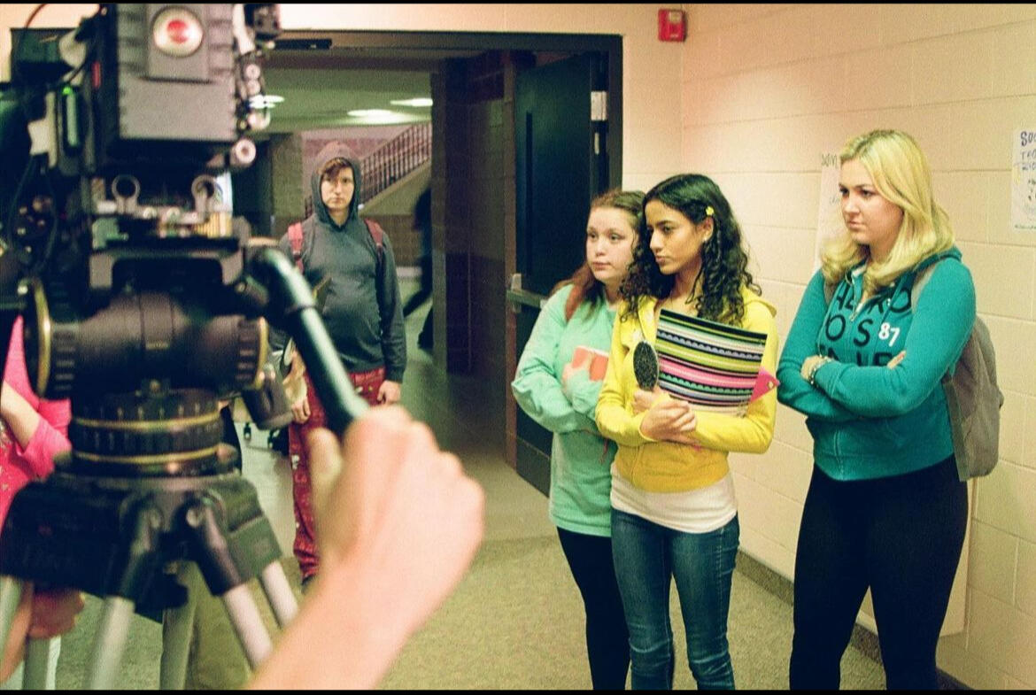 Bella (Rhea Ailani), Extras