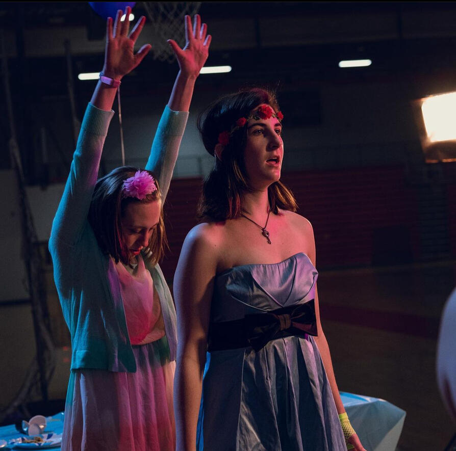 Gracie (CC Meade) Hallie (Nicole Winthrop)