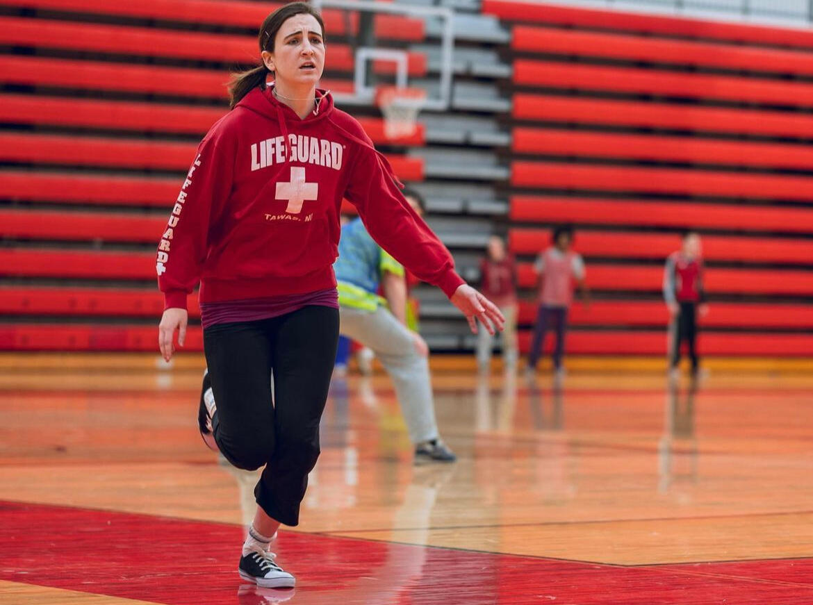 Hallie (Nicole Wintrhop)