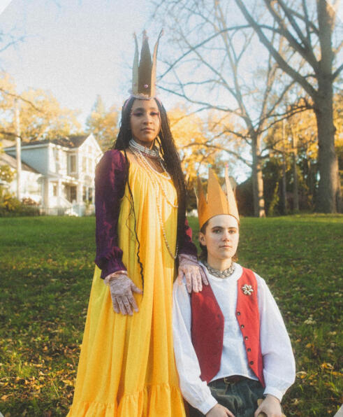 Models: Juliet Bornholdt, Alexandria Smith