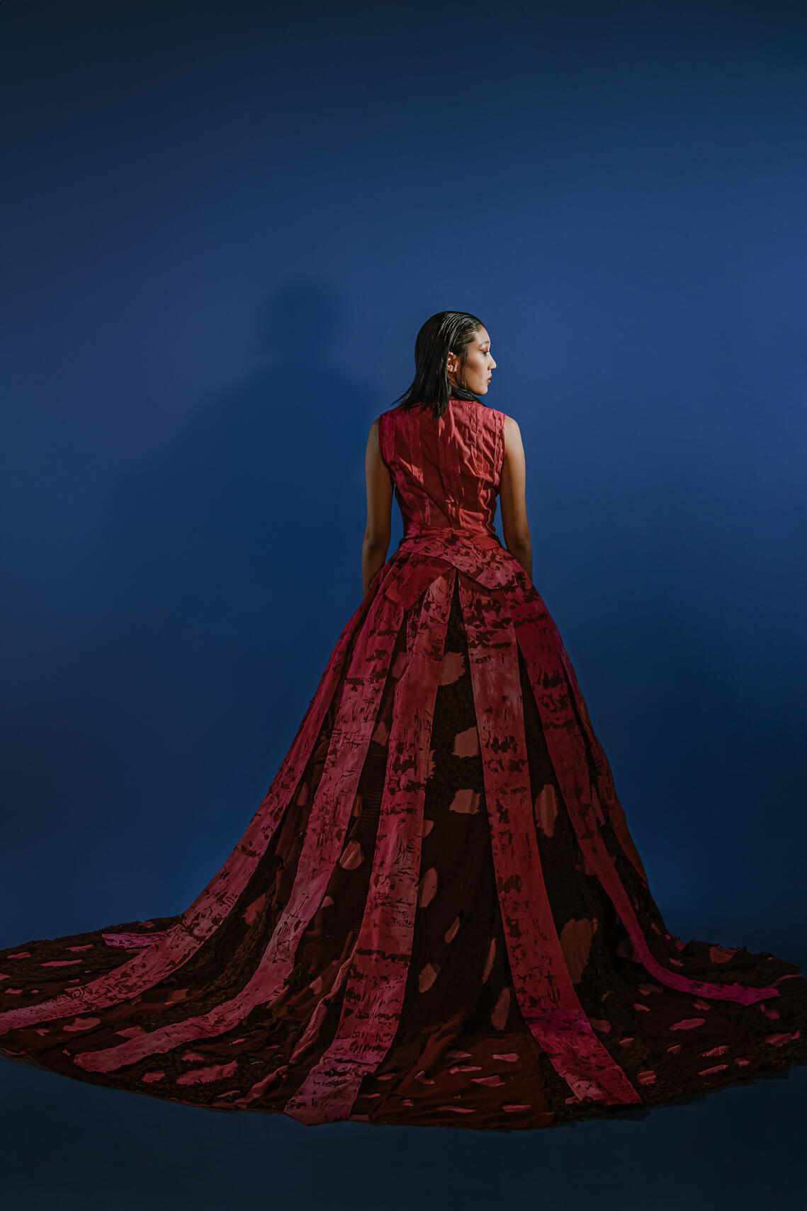 Diagnosis: Dyed Broadcloth, Dyed Muslin, Screen Printing, Upcycled Knitwear. Model: Elaine Cho Photographer: SinYu Deng